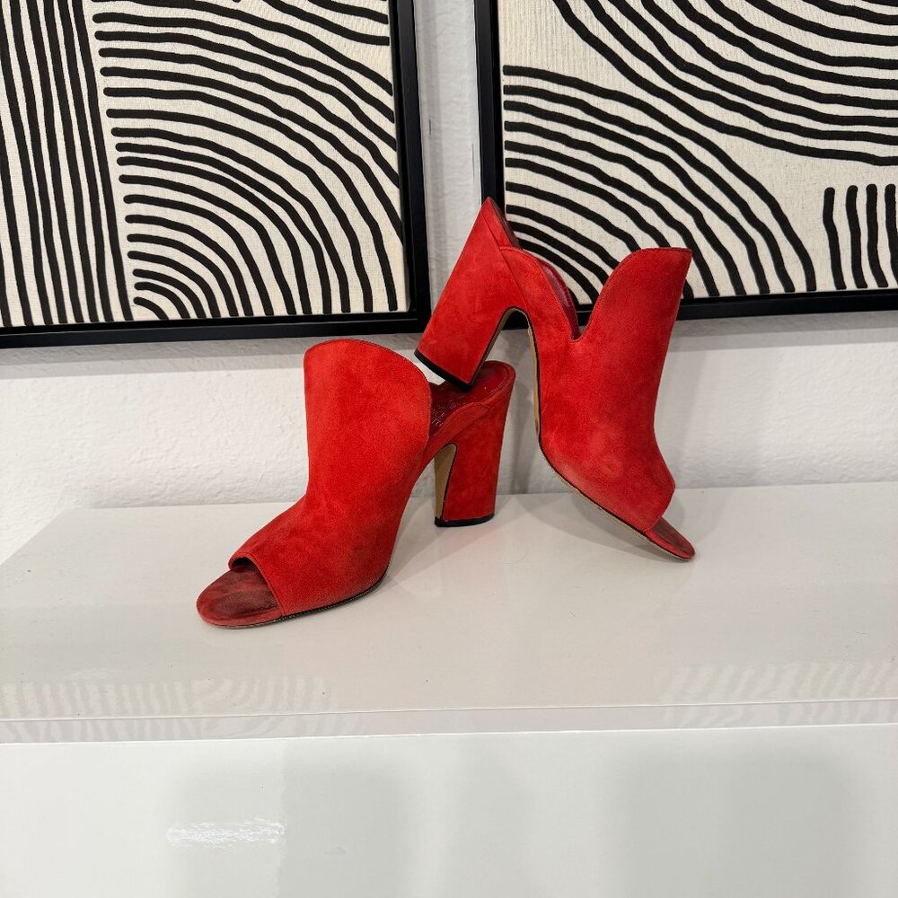 Vince Camuto slide in heel in Red size 8